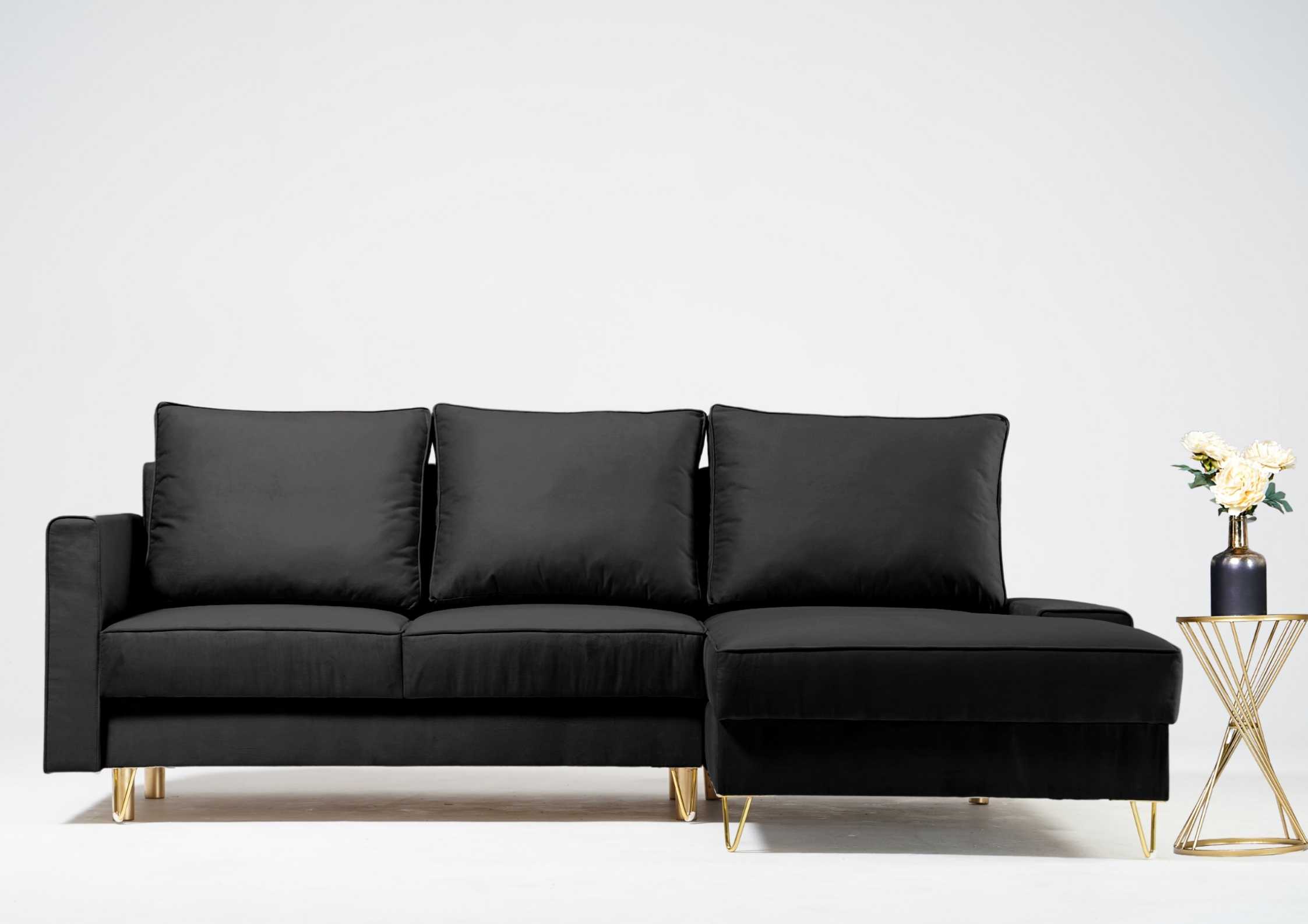 Czarny narożnik na złotych nogach